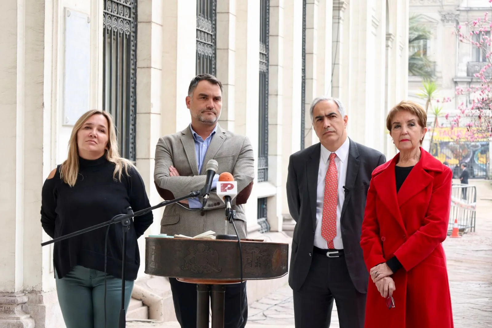 Oposición expresa su descontento tras reunión sobre el secuestro de militar venezolano en La Moneda.