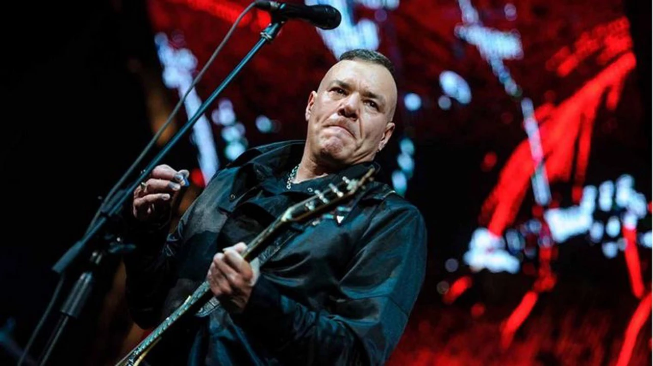 Fernando Ruiz Díaz, líder de Catupecu Machu, sufre un ACV. La banda cancela su gira por Europa.
