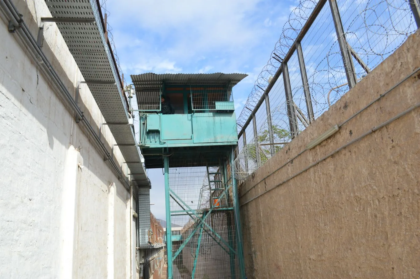 Tres reos intentaron escapar de la cárcel en Copiapó: uno falleció en el intento