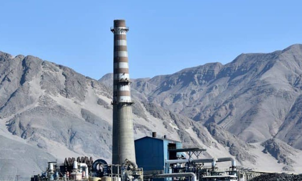 La Gobernación de Atacama insta a Marcel, intendente regional, a tomar medidas junto a Enami para evitar el cierre de la Fundición Paipote, generando tensión en la región.