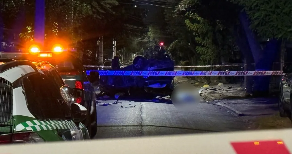 Adolescente de 15 años fallece en accidente con auto robado en Peñalolén.