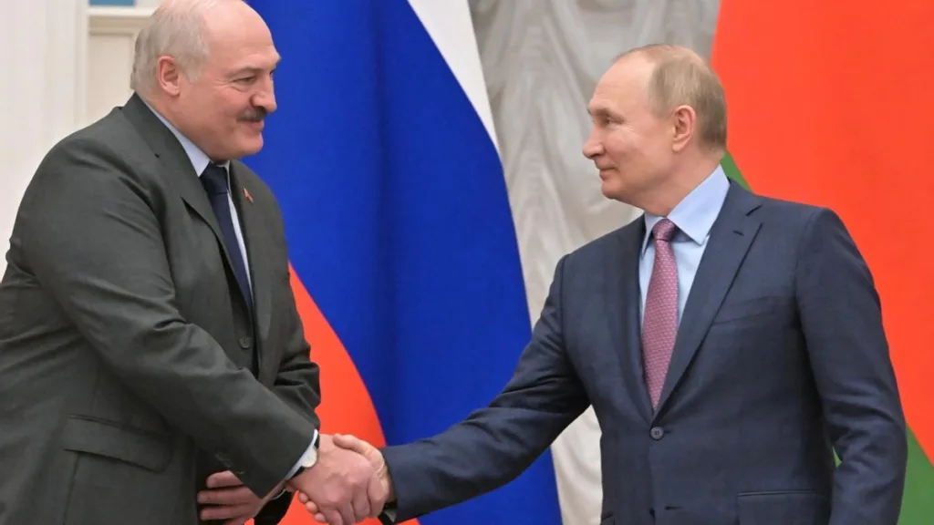 Lukashenko anuncia su intención de buscar la reelección en Bielorrusia, fortaleciendo la alianza con Putin.