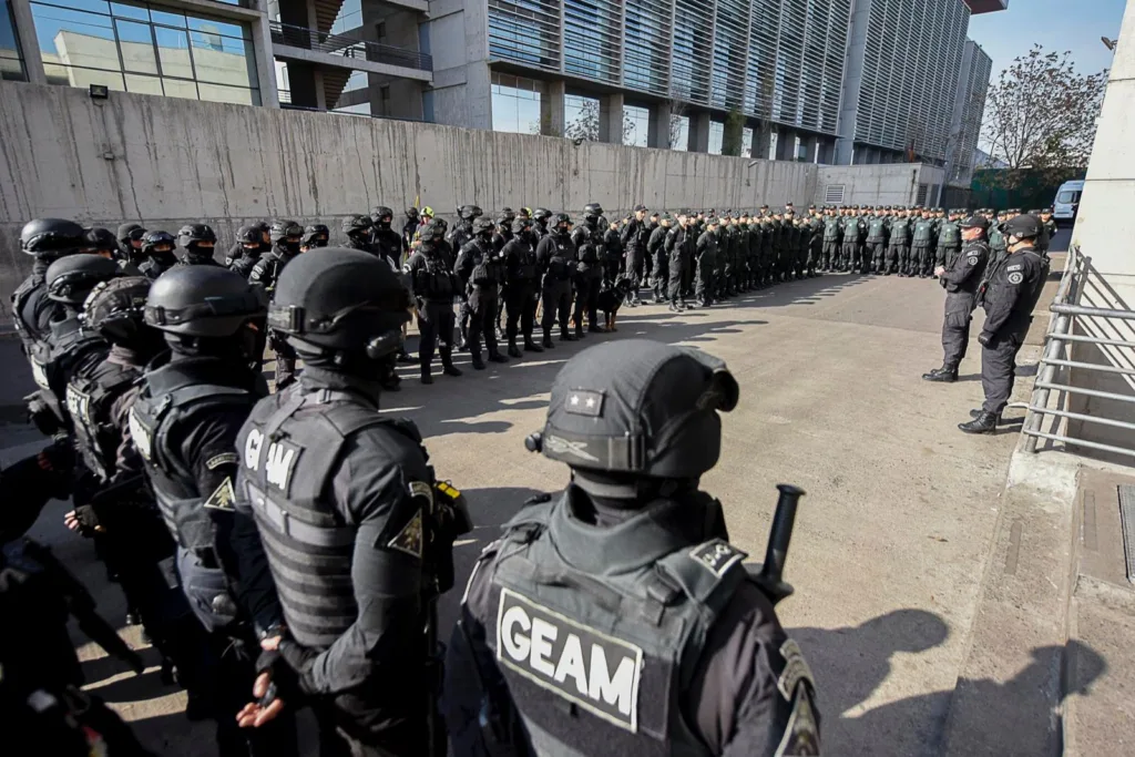 Gendarmería está en alerta máxima ante la posibilidad de desordenes por inhibidores de señal en las cárceles de la RM