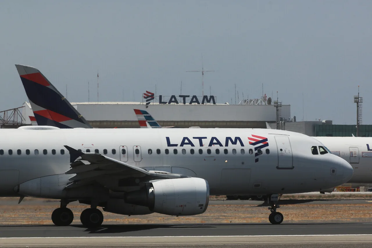 DGAC iniciará  investigación por accidente de avión Boeing 787 de Latam en vuelo entre Australia y Chile.
