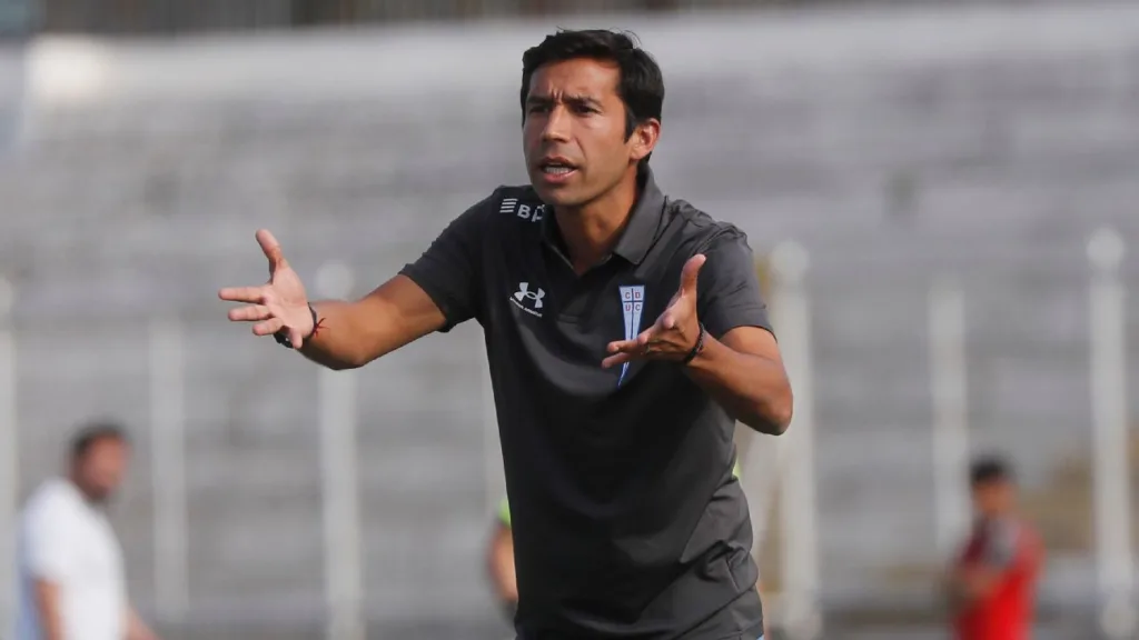 Universidad Católica destituye a Nicolás Núñez tras desilusionante paso por la Copa Sudamericana.