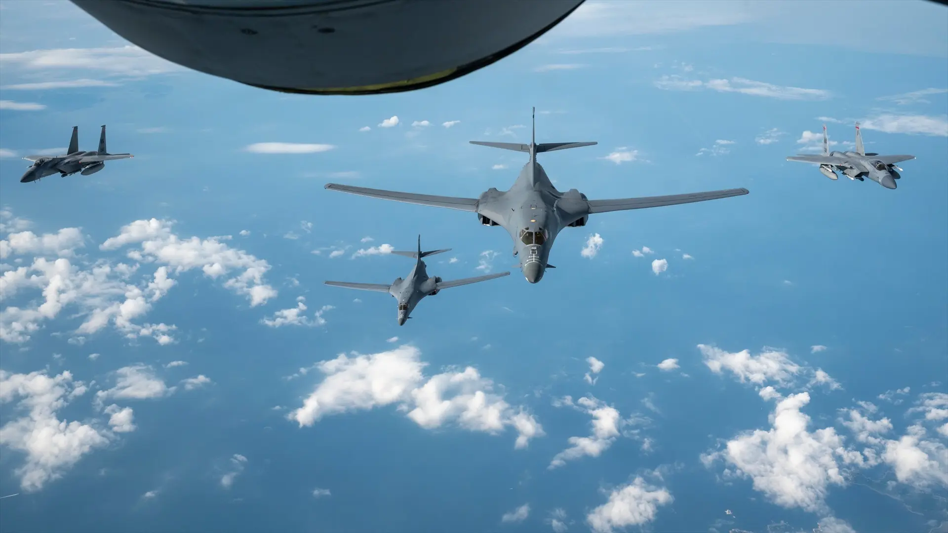 Rusia denuncia la incursión de dos bombarderos de EEUU en su espacio aéreo, siendo interceptados por cazas rusos
