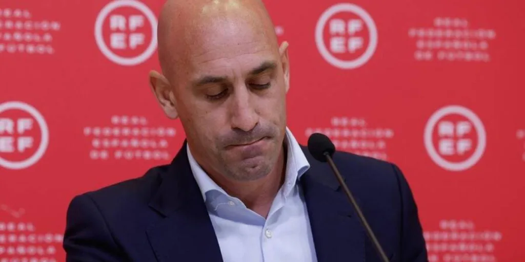 España: Hallanan Federación de Fútbol y la casa de Rubiales por presunta corrupción