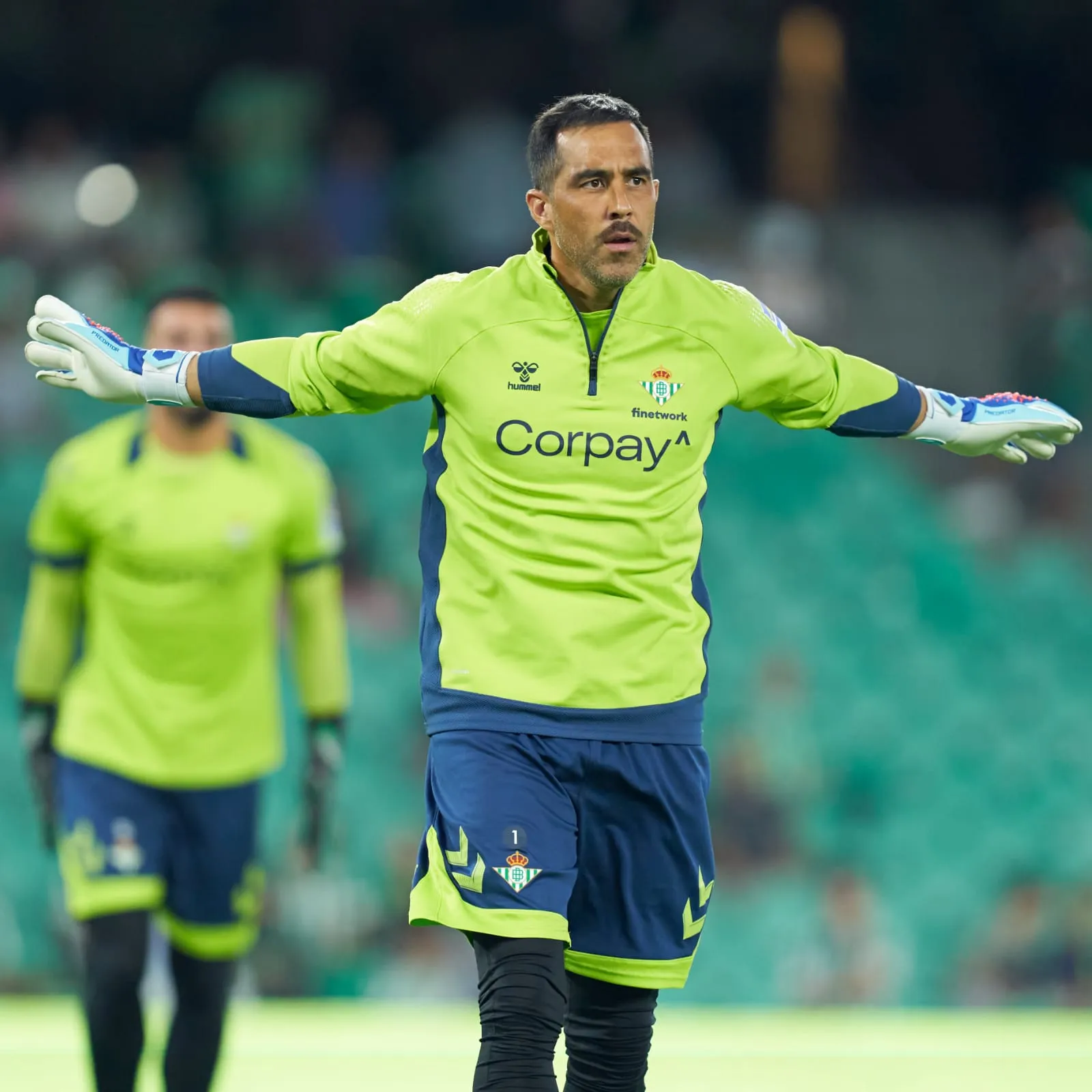 Manuel Pellegrini confirma la nueva lesión de Claudio Bravo en el Betis.