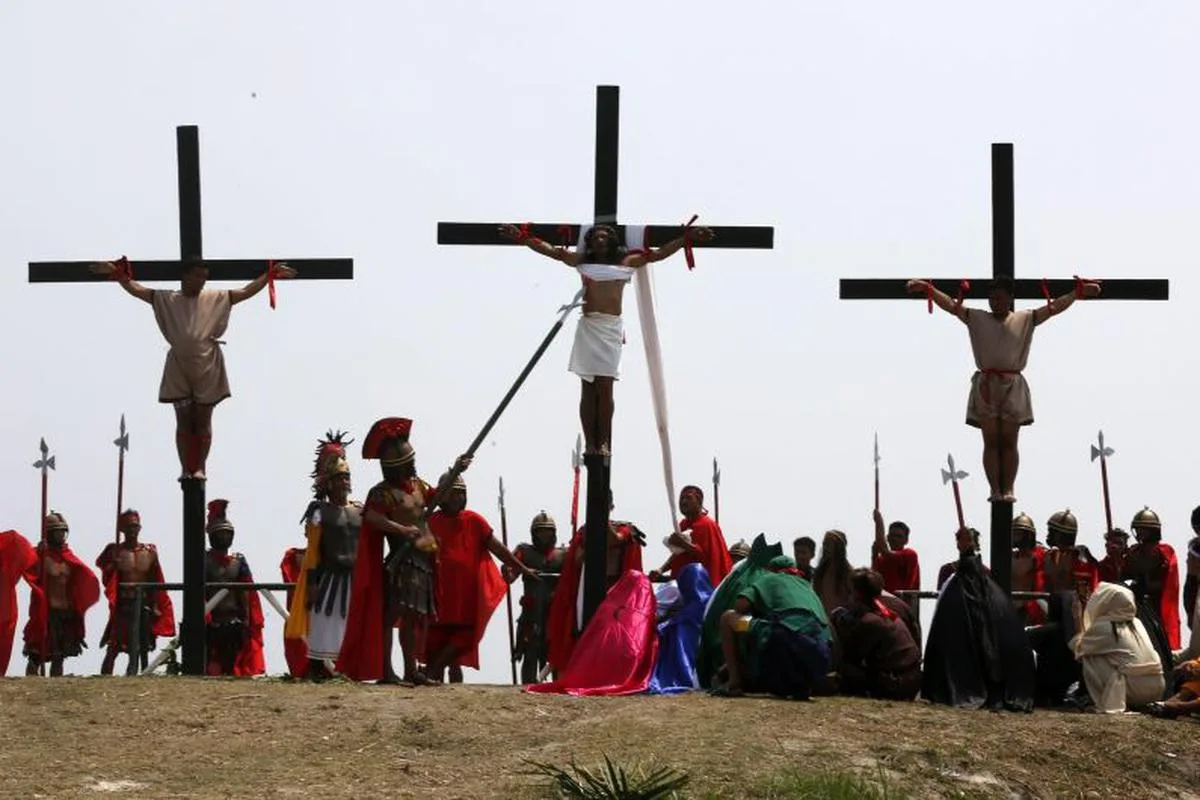 Ceremonias Extremas del Viernes Santo en Filipinas: Crucifixiones y Flagelaciones
