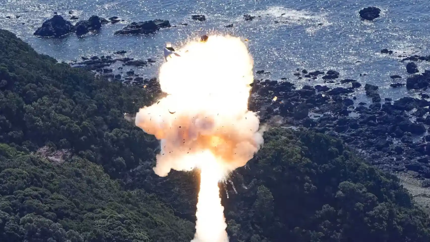 Trágico revés: Cohete de la empresa japonesa Space One estalla segundos tras su despegue.