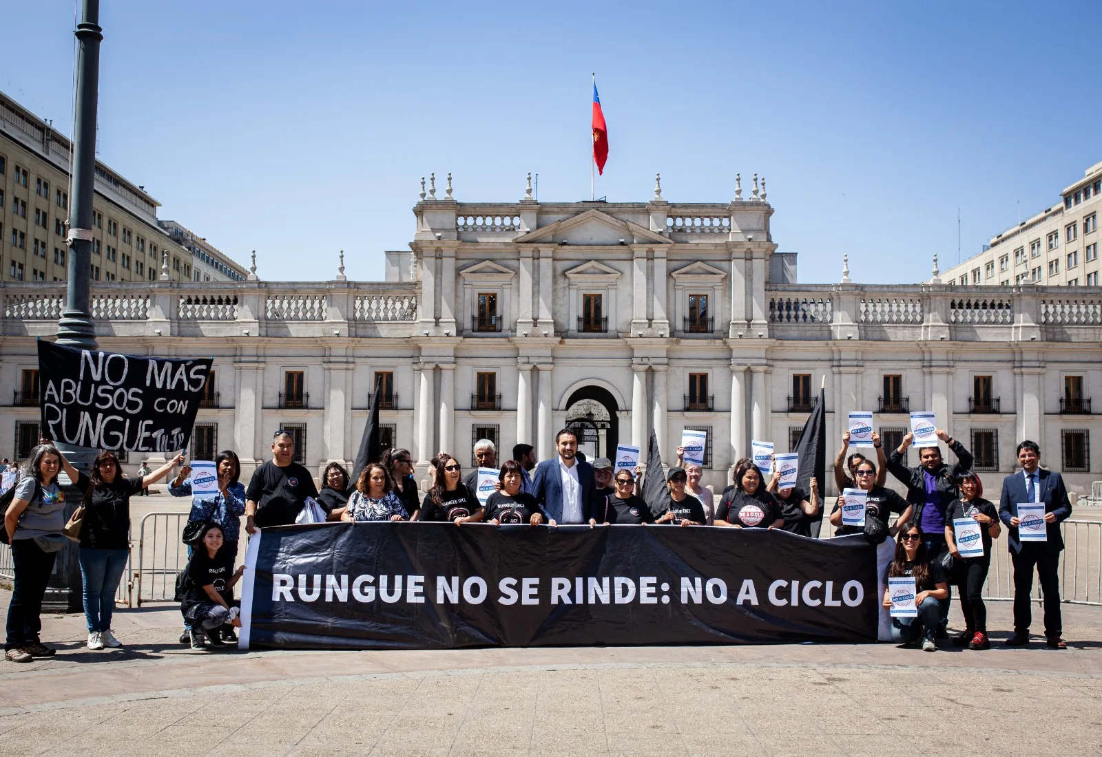 Vecinos de Tiltil se manifiestan para exigir el rechazo de planta de residuos industriales que se somete a votación hoy.