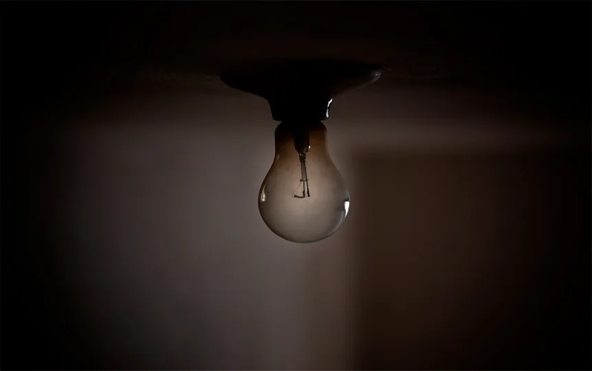 Masivo corte de energía afecta a comunas desde La Araucanía hasta Los Lagos.