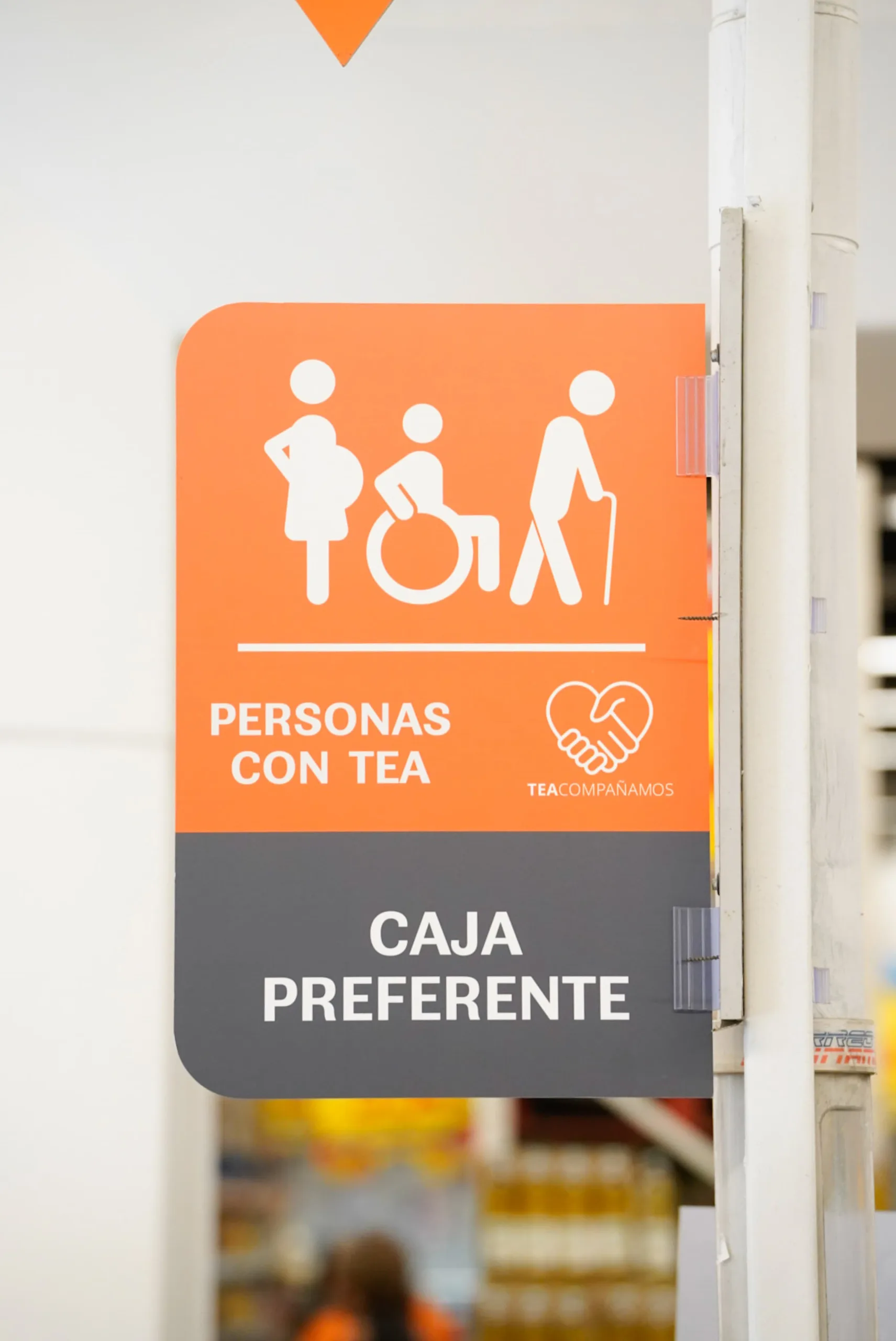 Mayorista 10 lanza «TEAcompañamos», un horario especial para personas con Trastorno del Espectro Autista (TEA)