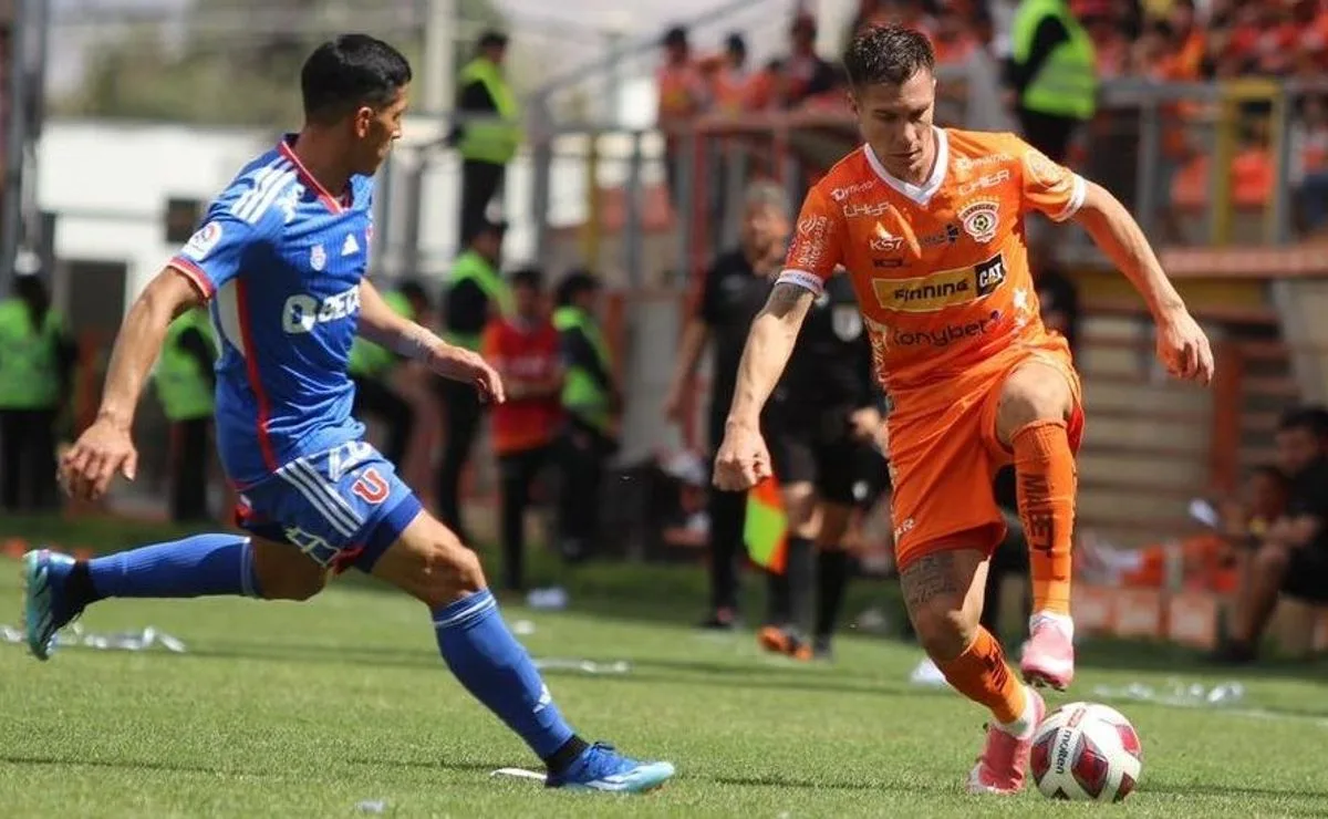 La U vence a Cobreloa y sigue líder del Campeonato Nacional