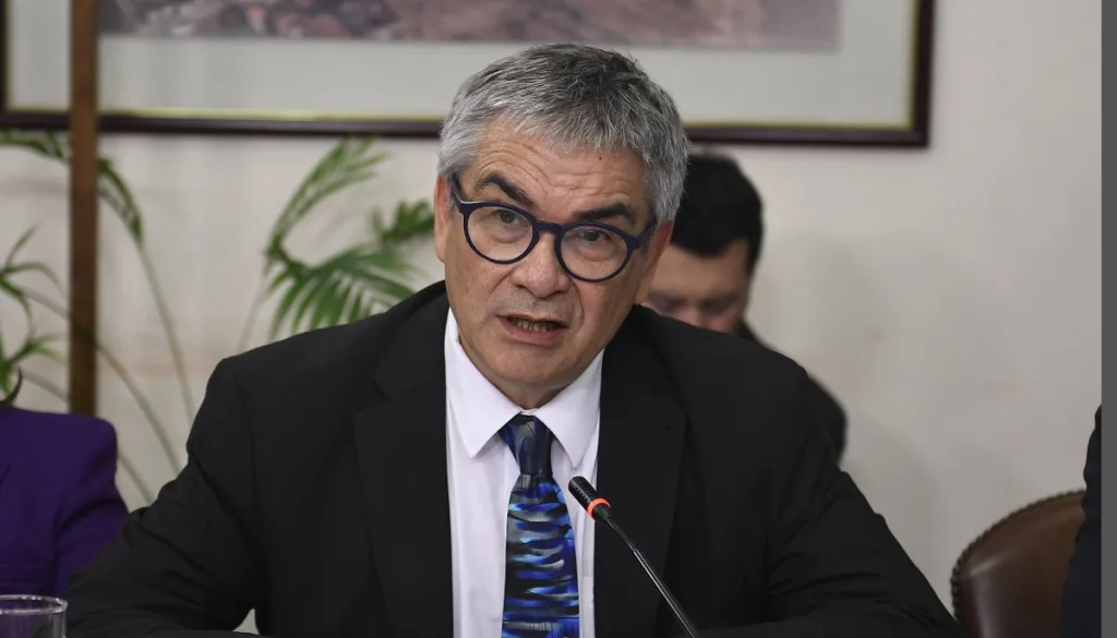 Propuesta de Hacienda: Incremento del impuesto a la renta con un nuevo piso de $3,2 millones.