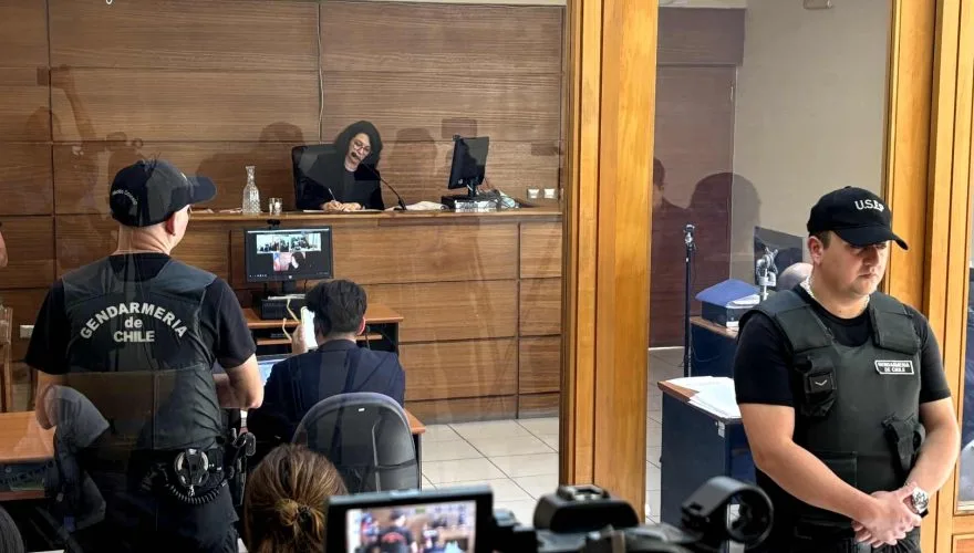 Prisión preventiva por provocar incendio que destruyó 16 viviendas en Valparaíso