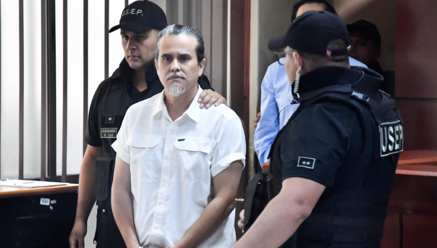 Exseremi Carlos Contreras vuelve a prisión tras formalización por convenios con fundación TomArte