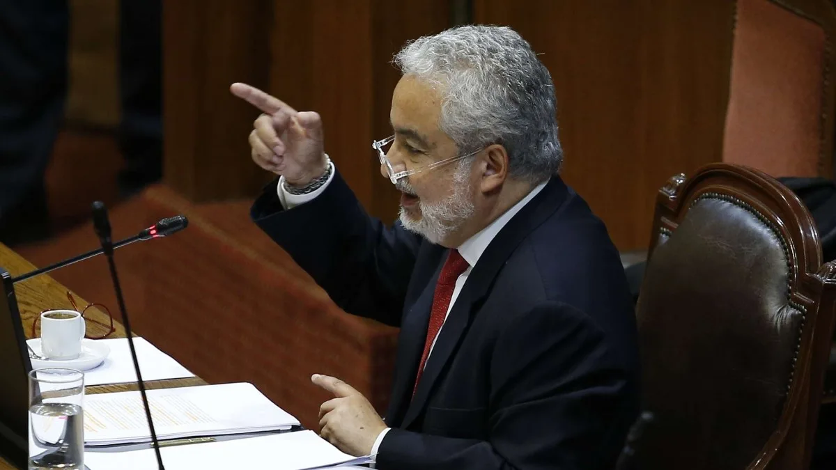Abogado interpone recurso para proteger privacidad en caso de chats con Hermosilla ante el CDE