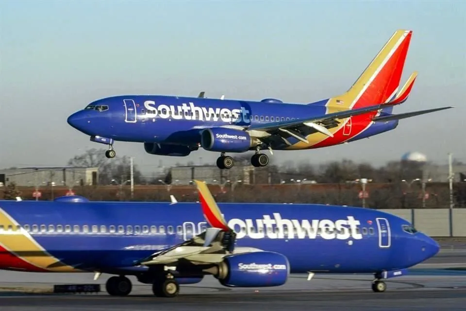 Boeing suma nueva falla: Avión de Southwest Airlines pierde cubierta de motor durante despegue en EE.UU.