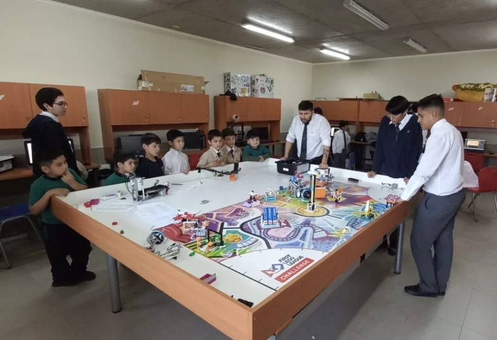 Estudiantes de Puente Alto Representarán a Chile en el Mundial de Robótica en EE. UU.