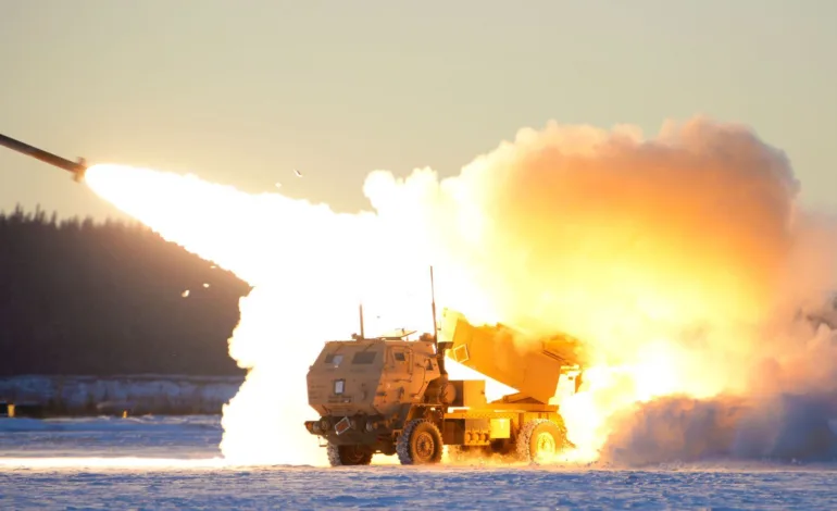 Estados Unidos Envía Misiles ATACMS de Largo Alcance a Ucrania como Ayuda Militar