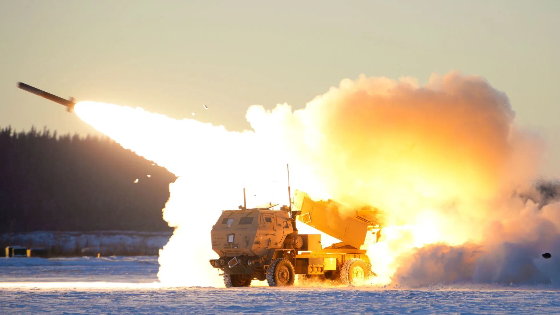 Estados Unidos Envía Misiles ATACMS de Largo Alcance a Ucrania como Ayuda Militar