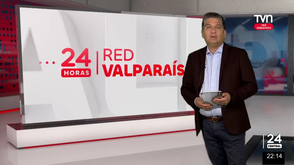 Periodista despedido de manera polémica presenta querella contra TVN