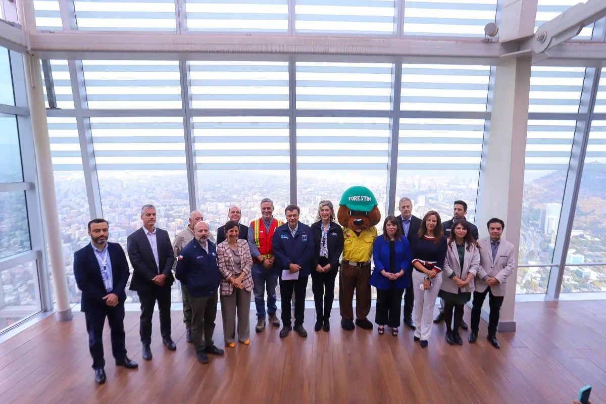 Nueva herramienta para la detección de incendios forestales en la Región Metropolitana desde el Sky Costanera
