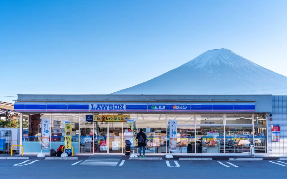 Medida Extrema: Pueblo japonés construirá muro para preservar tranquilidad frente al monte Fuji