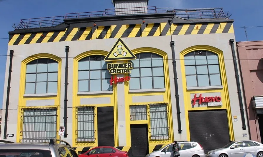Trágico Incidente en Discoteca de Valparaíso: DJ Pierde la Vida en Caída Accidental