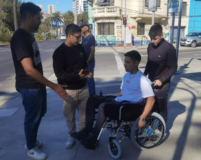 Identifican obstáculos para la circulación de peatones y personas con movilidad reducida en Valparaíso