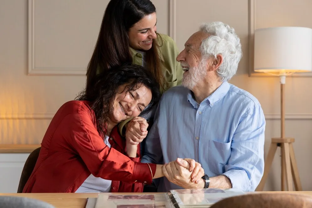El valor del acompañamiento: cómo el apoyo a los adultos mayores impacta su calidad de vida