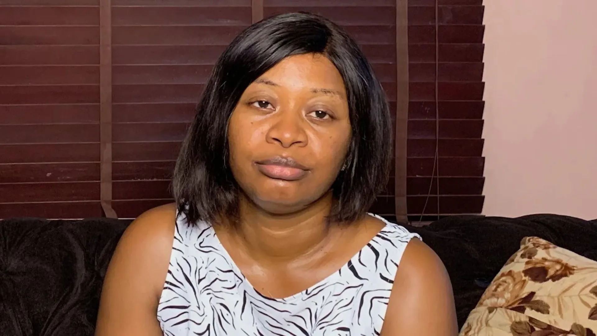 Mujer nigeriana enfrenta posible prisión por reseña crítica en redes sociales sobre salsa de tomate.