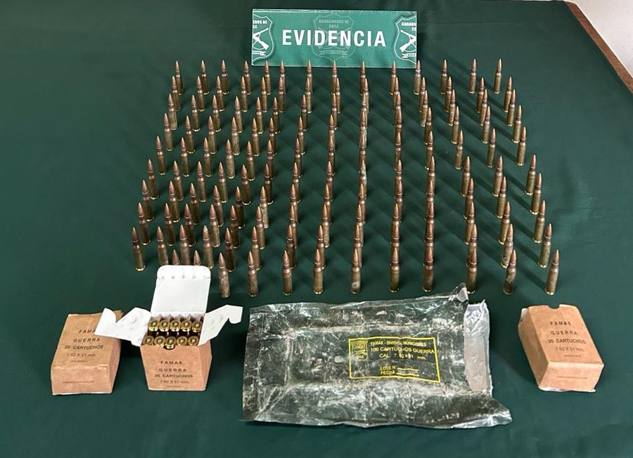 Hallazgo de Municiones de Guerra en Valparaíso: 178 Cartuchos Ocultos Bajo una Escalera