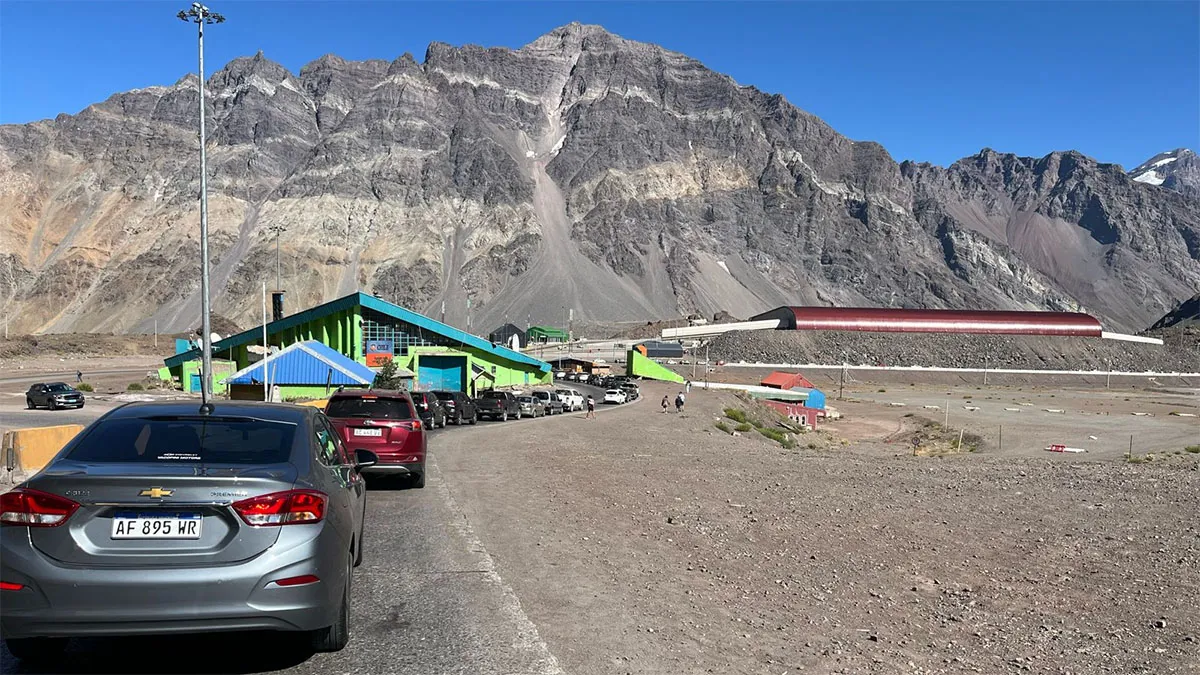 Argentinos Regresan a Comprar en Chile: Más de 10 Mil Personas Cruzaron la Cordillera en un Día