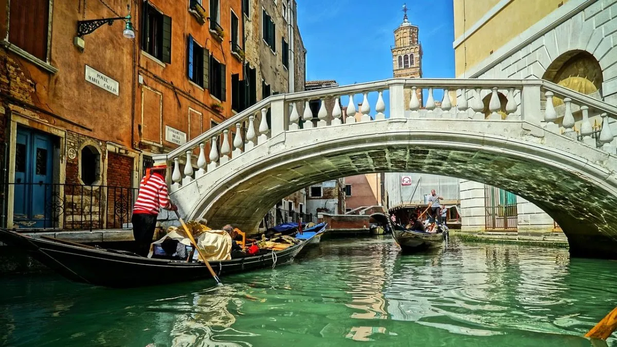 Venecia Introduce un «Peaje Turístico» para Combatir el Turismo Masivo