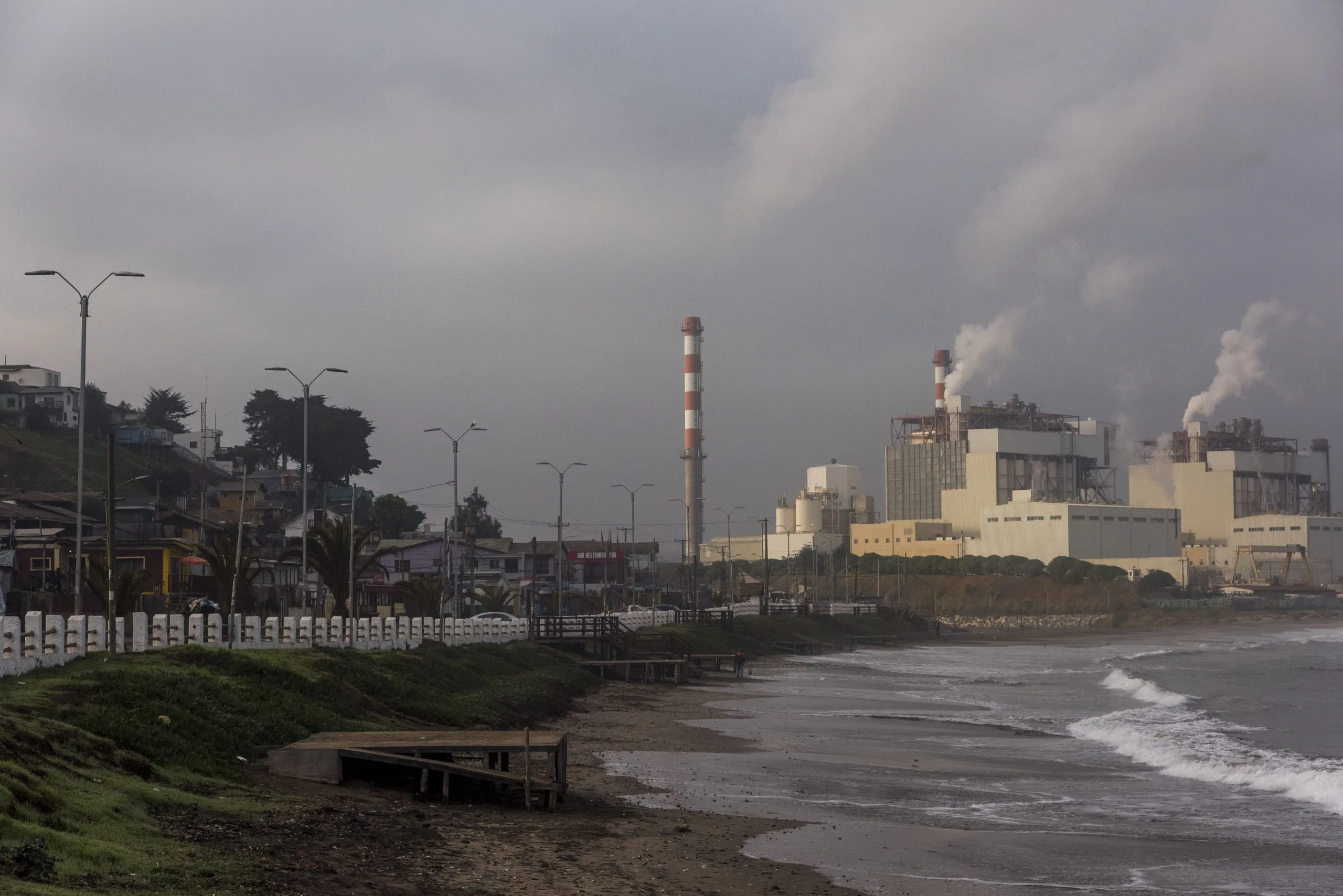 Emergencia Ambiental en Quintero y Puchuncaví: 45 Estudiantes Intoxicados