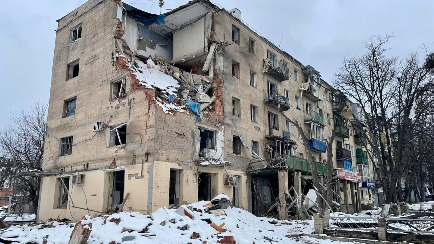 Rusia Avanza en Ofensiva Terrestre en la Región Ucraniana de Járkov