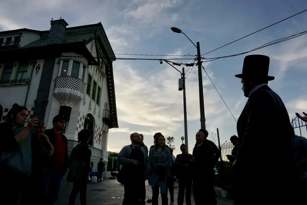 Valparaíso: Ciudad de Leyendas y Mitos que Encantan y Atormentan