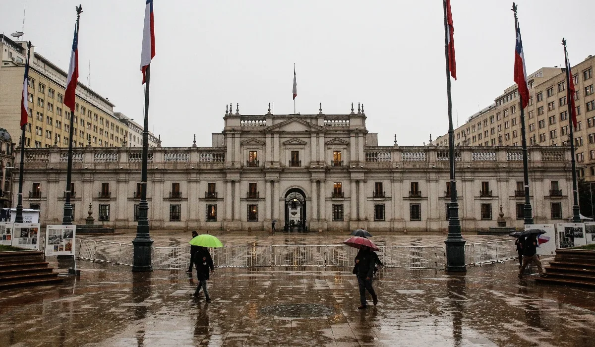 Alarma Meteorológica en 4 regiones, incluida la Metropolitana: Pronóstico de lluvias intensas