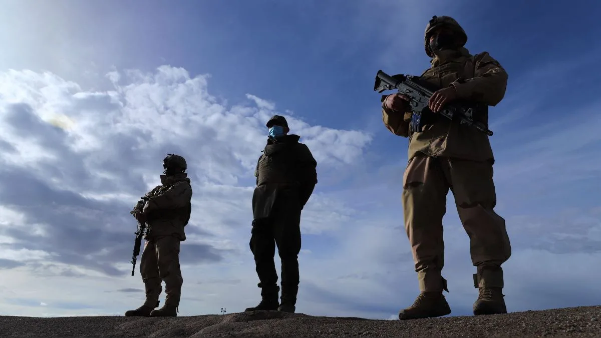 Ejército y Carabineros detienen a 16 personas y decomisan 13 camiones en la frontera con Bolivia