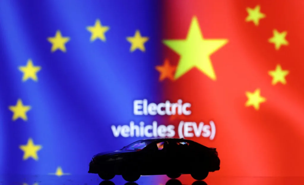 Mercedes Insta a la Unión Europea a Tomar una Decisión sobre Aranceles a Autos Eléctricos Chinos