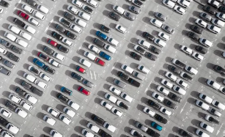 Ventas de automotrices chinas superan por primera vez en la historia a las de EE.UU