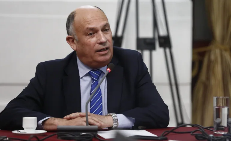 Controversia en la Nueva Ley de Pesca: Brito Exige Transparencia de Bobadilla