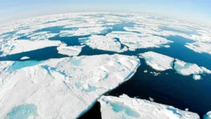 Hallazgo en Groenlandia: Virus Gigantes Podrían Alterar el Rumbo del Deshielo Ártico