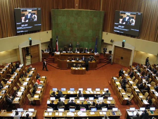 Reforma Electoral de Dos Días Avanza en la Cámara Baja Generando División en el Oficialismo