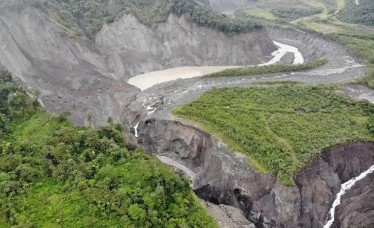 Defectos de la Central Hidroeléctrica China Coca Codo Sinclair en Ecuador: Impacto Ambiental y Reducción de Vida Útil