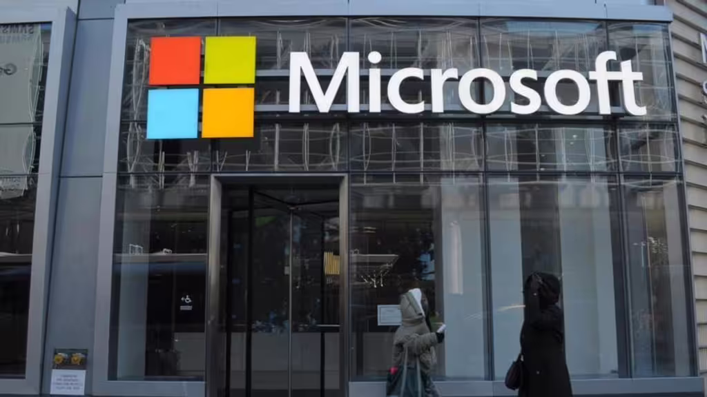 Microsoft descarta ciberataque tras caída mundial: Problema se debió a actualización de CrowdStrike