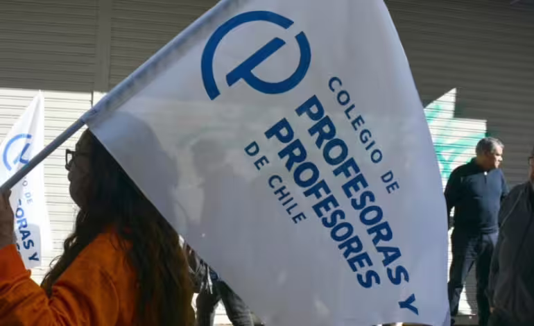 Docentes anuncian paro nacional de 24 horas por violencia y acoso laboral