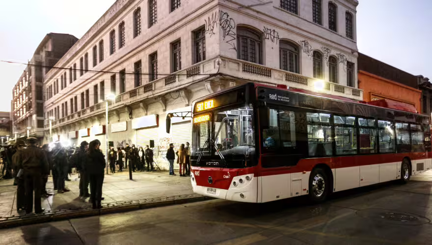 Gobierno reduce el alza del transporte en la RM a $10, desestimando la recomendación de expertos